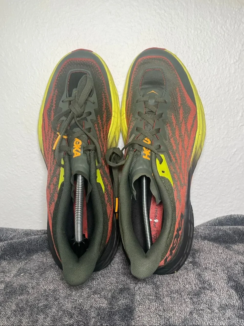 Hoka One One Speedgoat 5 Men’s Size 11 D Trail Running Shoes Thyme Fiesta 112315
